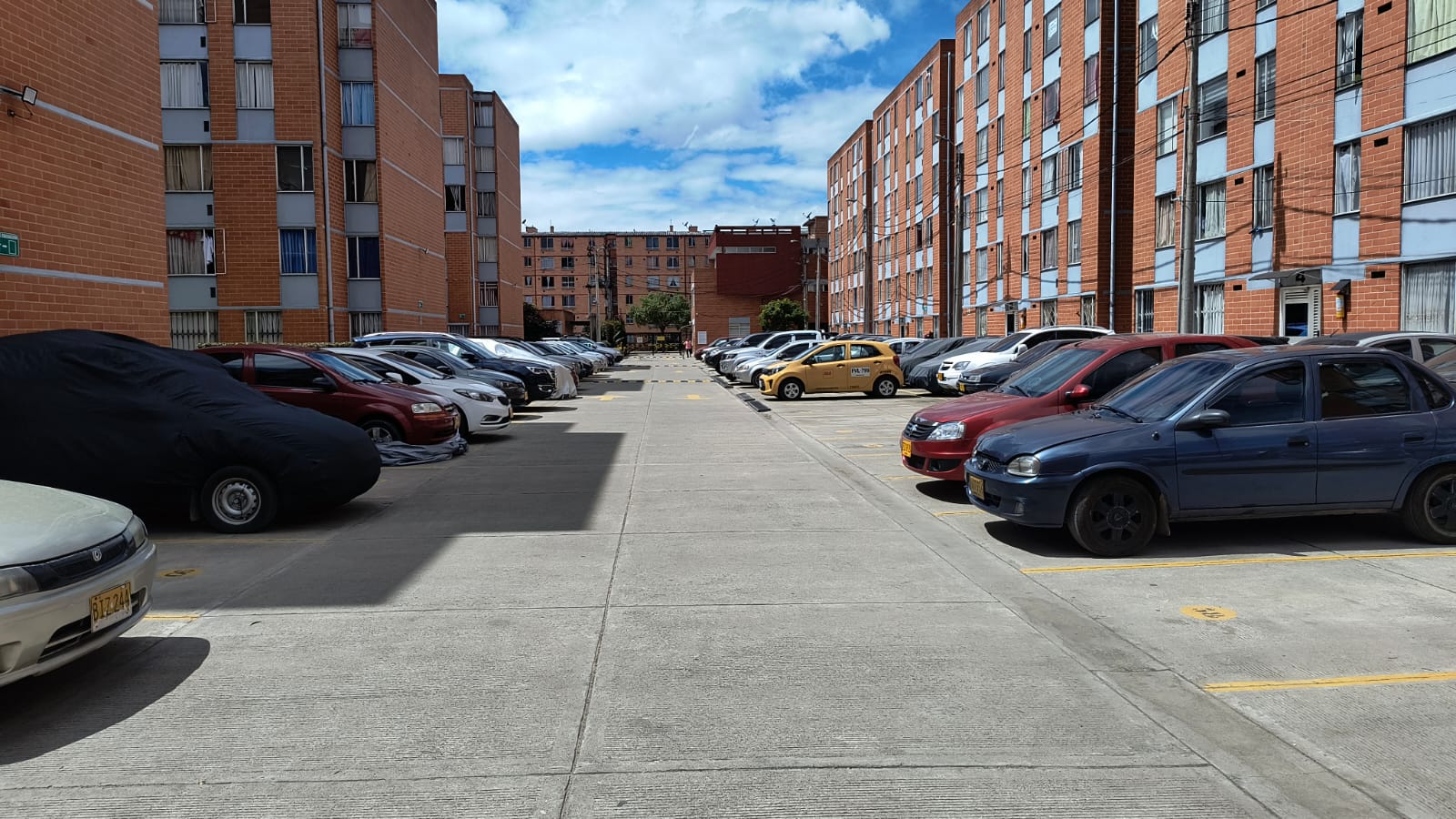Parqueadero de Carros